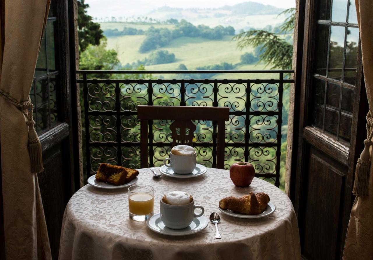 Castello Di Petroia Dimora D'Epoca 호텔 구비오 외부 사진